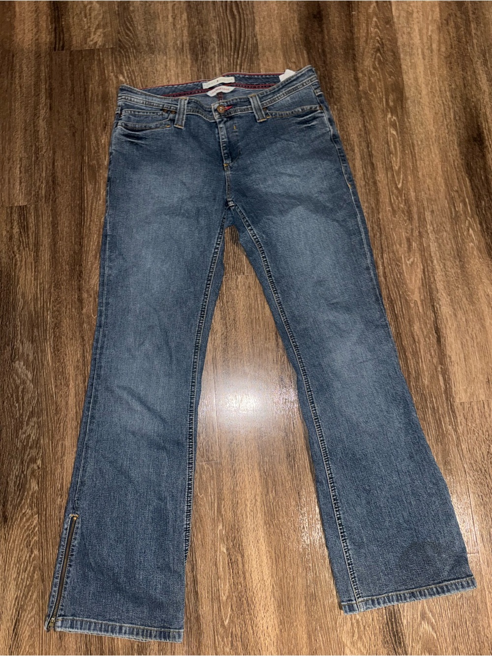 Tommy Hilfiger Women’s Low Rise Bootcut Jeans Size 10